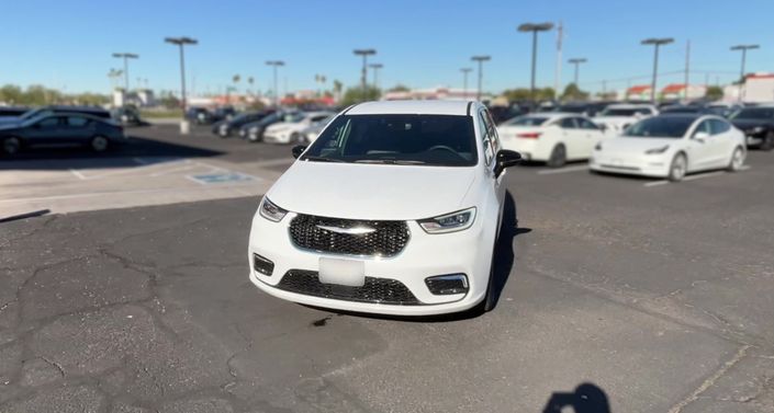 Thumbnail: 2025 Chrysler Pacifica - 1