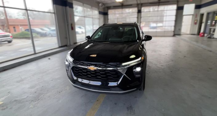 Thumbnail: 2025 Chevrolet Trax - 1