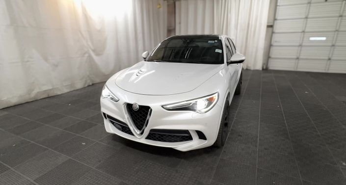 Thumbnail: 2018 Alfa Romeo Stelvio - 1