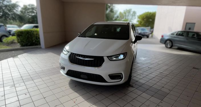 Thumbnail: 2025 Chrysler Pacifica - 1