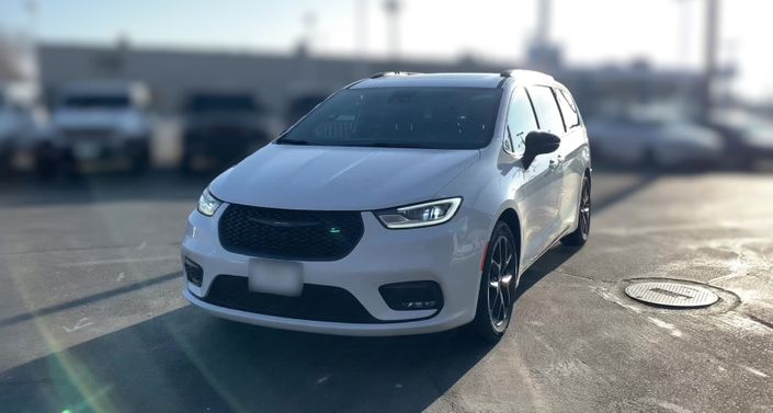 Thumbnail: 2025 Chrysler Pacifica - 1