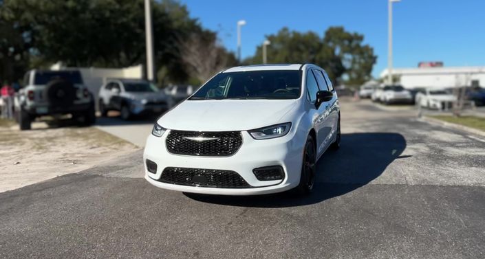 Thumbnail: 2025 Chrysler Pacifica - 1