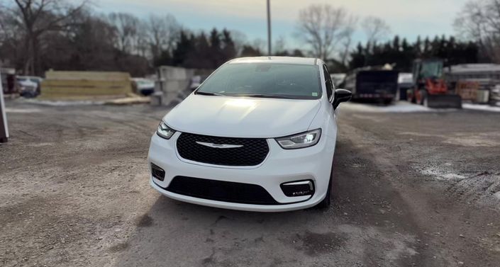 Thumbnail: 2025 Chrysler Pacifica - 1