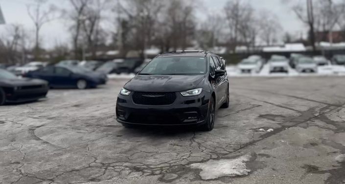 Thumbnail: 2025 Chrysler Pacifica - 1