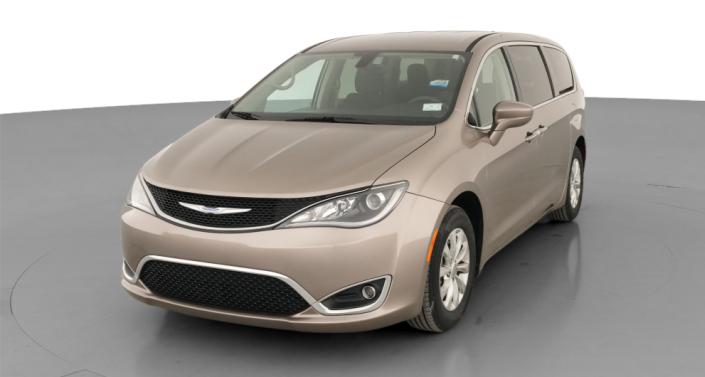 Thumbnail: 2018 Chrysler Pacifica - 1