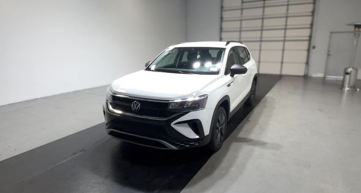 Thumbnail: 2024 Volkswagen Taos - 1