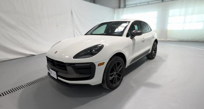Thumbnail: 2023 Porsche Macan - 1