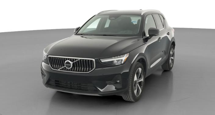 Thumbnail: 2025 Volvo XC40 - 1