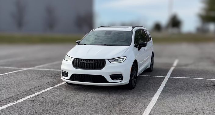 Thumbnail: 2025 Chrysler Pacifica - 1