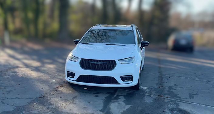 Thumbnail: 2025 Chrysler Pacifica - 1