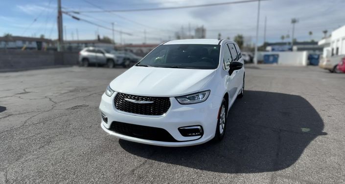 Thumbnail: 2025 Chrysler Pacifica - 1