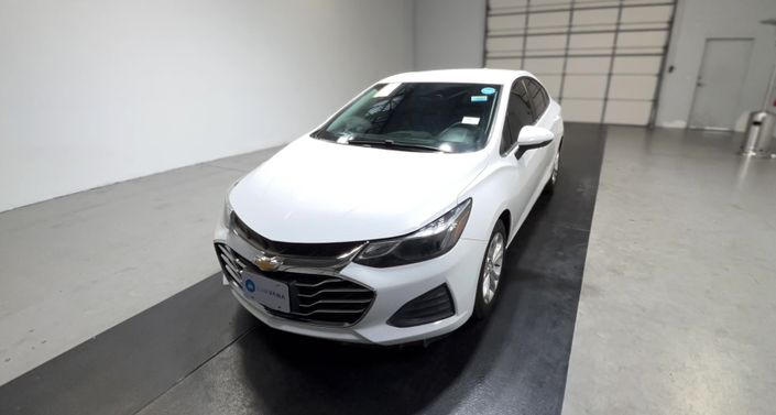 Thumbnail: 2019 Chevrolet Cruze - 1