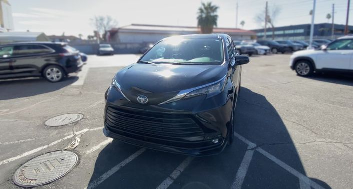 Thumbnail: 2025 Toyota Sienna - 1