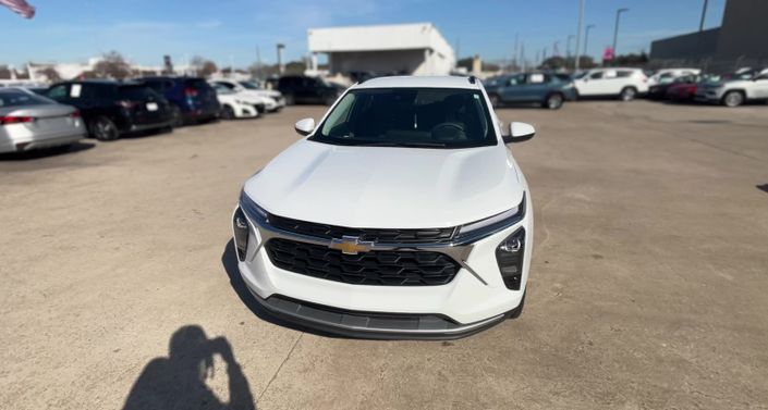 Thumbnail: 2025 Chevrolet Trax - 1