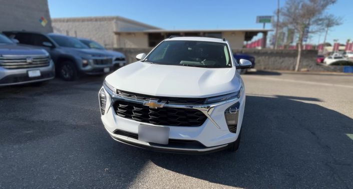 Thumbnail: 2025 Chevrolet Trax - 1