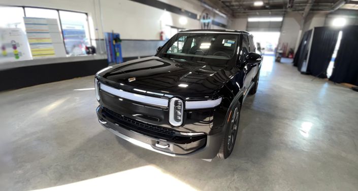 Thumbnail: 2023 Rivian R1S - 1