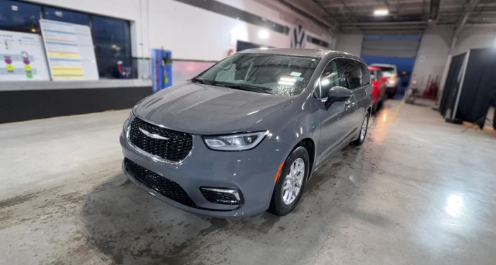 Thumbnail: 2023 Chrysler Pacifica - 1