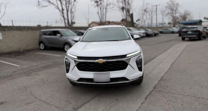 Thumbnail: 2025 Chevrolet Trax - 1