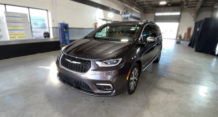 Thumbnail: 2023 Chrysler Pacifica - 1