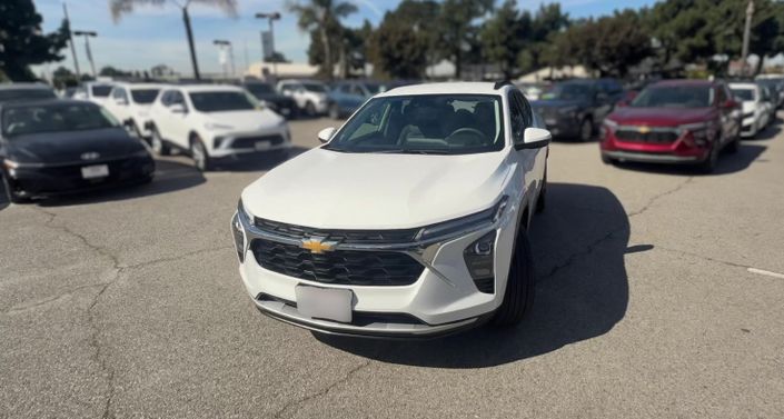 Thumbnail: 2025 Chevrolet Trax - 1