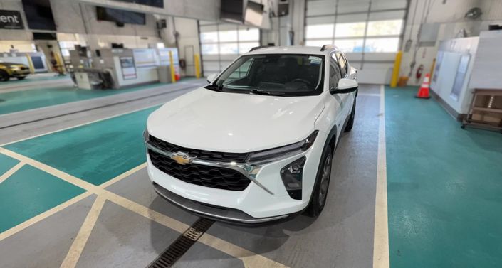 Thumbnail: 2025 Chevrolet Trax - 1