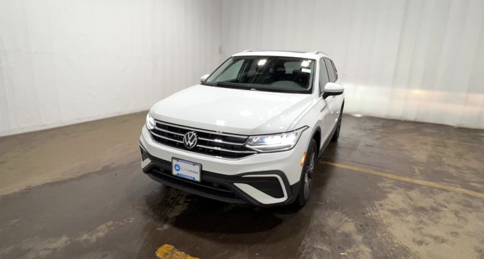 Thumbnail: 2022 Volkswagen Tiguan - 1