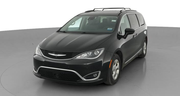 Thumbnail: 2017 Chrysler Pacifica - 1