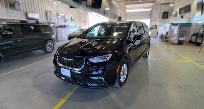 Thumbnail: 2025 Chrysler Pacifica - 1