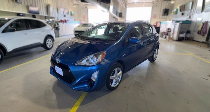 Thumbnail: 2015 Toyota Prius c - 1