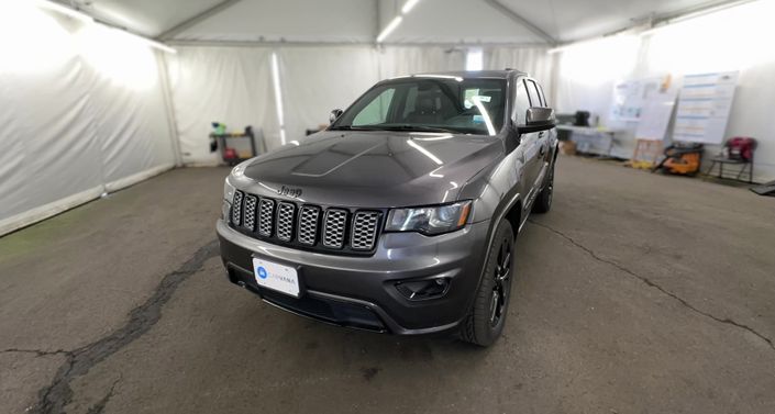 Thumbnail: 2017 Jeep Grand Cherokee - 1