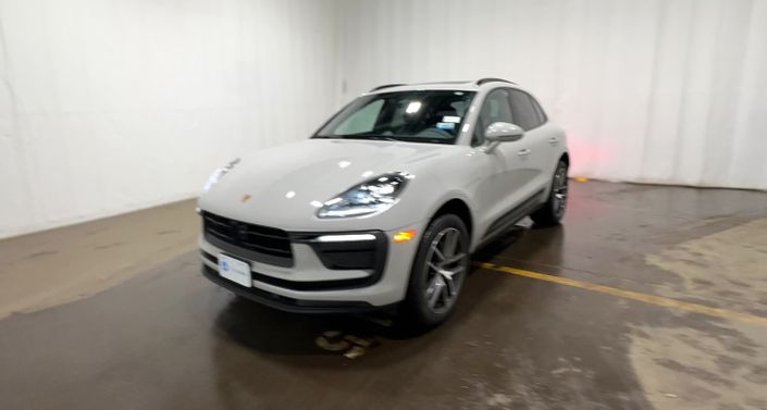 Thumbnail: 2023 Porsche Macan - 1