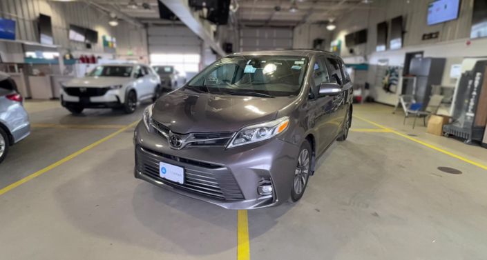 Thumbnail: 2019 Toyota Sienna - 1