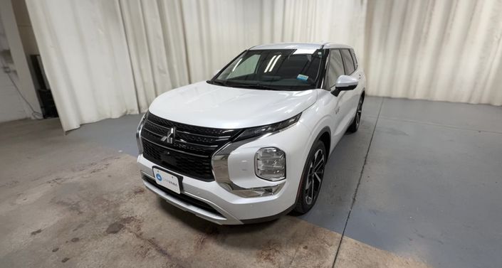 Thumbnail: 2023 Mitsubishi Outlander - 1