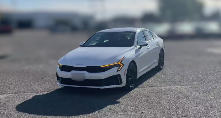 Thumbnail: 2025 Kia K5 - 1