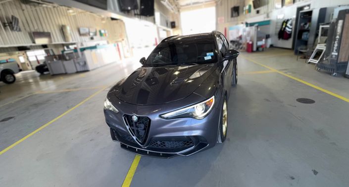 Thumbnail: 2022 Alfa Romeo Stelvio - 1