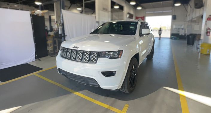 Thumbnail: 2019 Jeep Grand Cherokee - 1