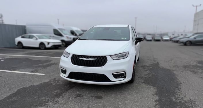 Thumbnail: 2025 Chrysler Pacifica - 1