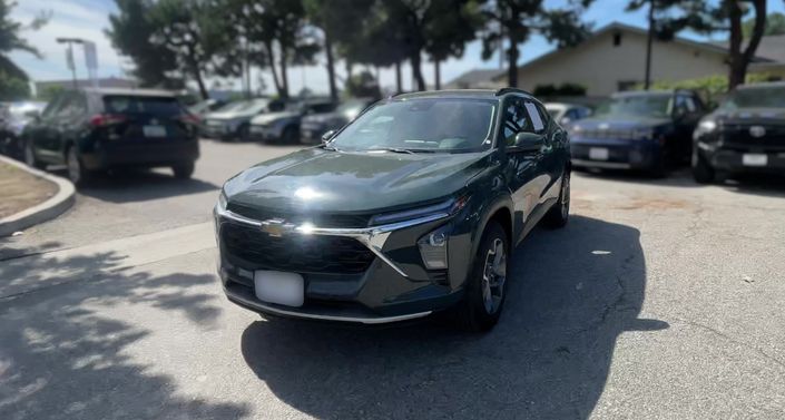 Thumbnail: 2025 Chevrolet Trax - 1