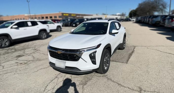 Thumbnail: 2025 Chevrolet Trax - 1