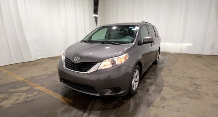 Thumbnail: 2014 Toyota Sienna - 1