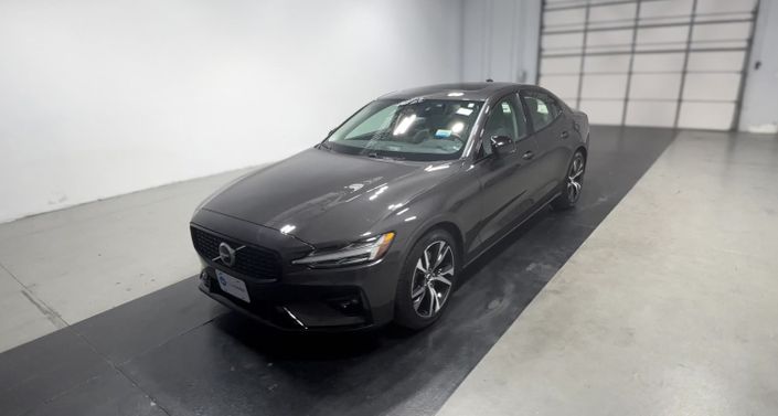 Thumbnail: 2023 Volvo S60 - 1