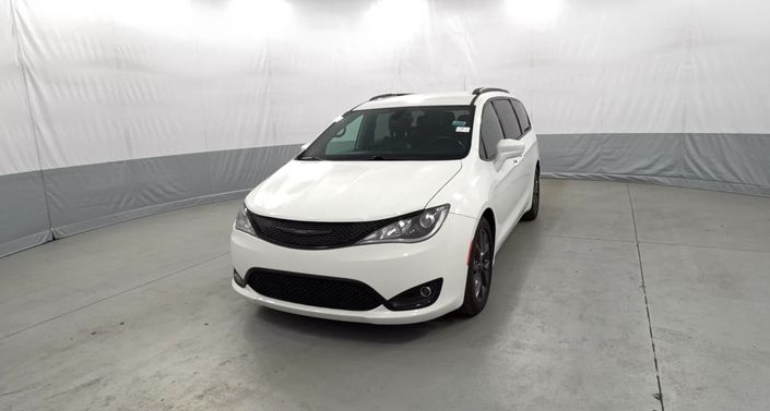 Thumbnail: 2018 Chrysler Pacifica - 1