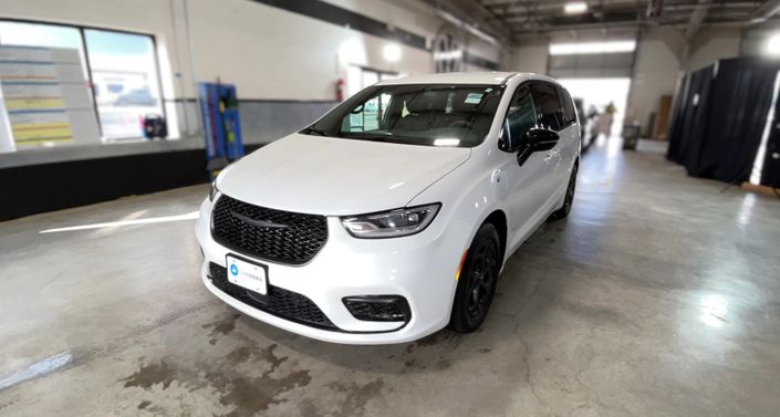 Thumbnail: 2024 Chrysler Pacifica - 1