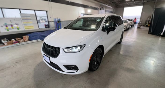 Thumbnail: 2024 Chrysler Pacifica - 1