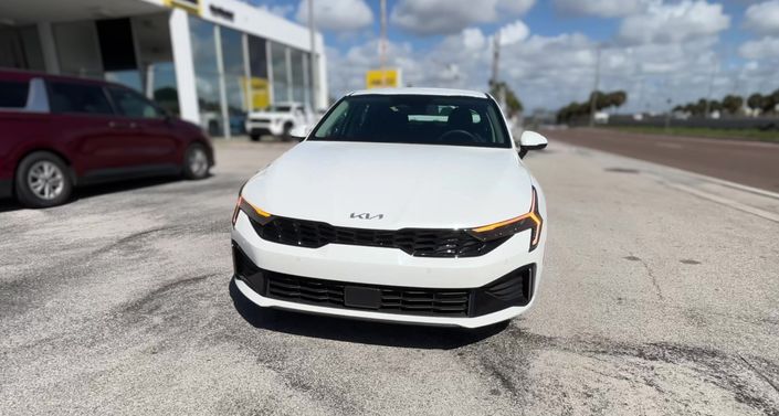 Thumbnail: 2025 Kia K5 - 1