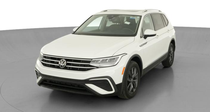 Thumbnail: 2022 Volkswagen Tiguan - 1