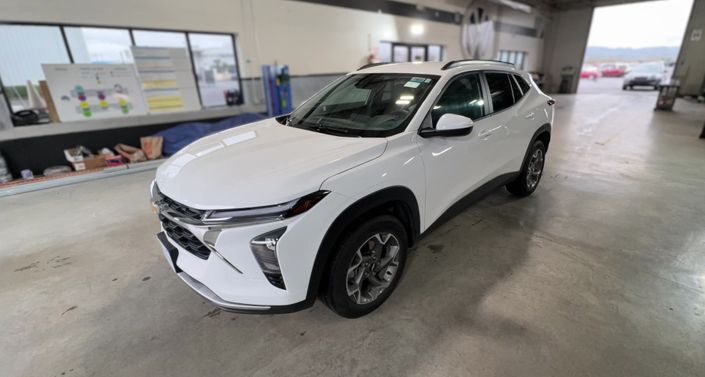 Thumbnail: 2025 Chevrolet Trax - 1