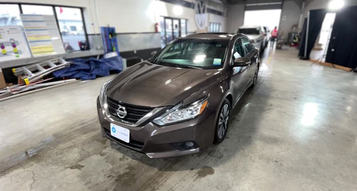Thumbnail: 2017 Nissan Altima - 1