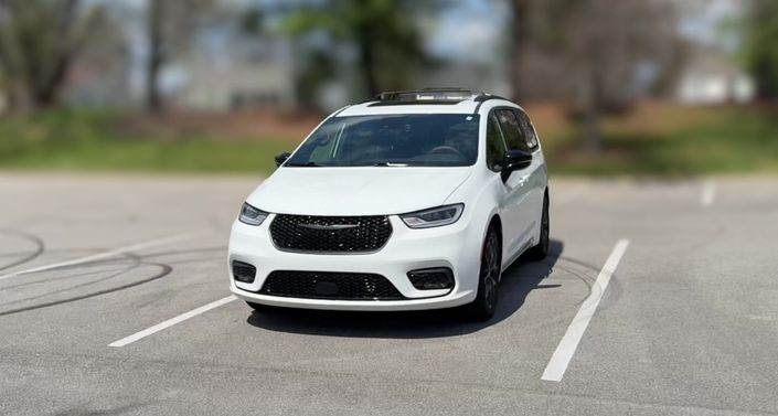 Thumbnail: 2025 Chrysler Pacifica - 1