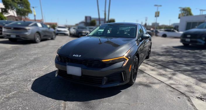 Thumbnail: 2025 Kia K5 - 1